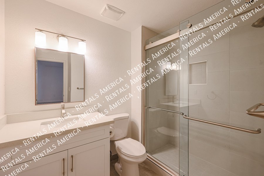Upgraded 2 bed 2 bath condo in Mesa property image