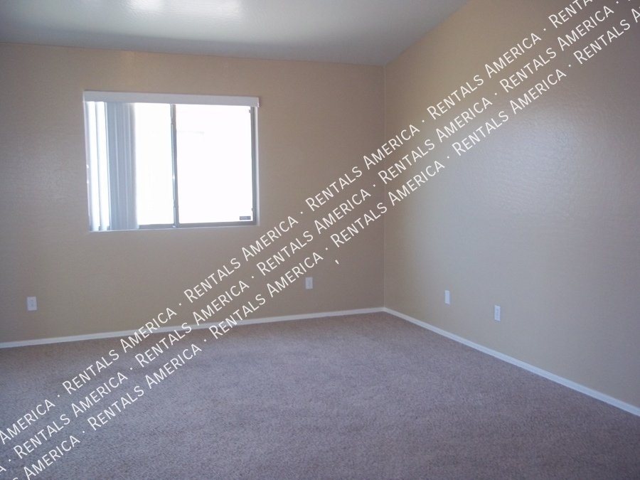 MOVE IN READY HOME IN LAVEEN MEADOWS! property image