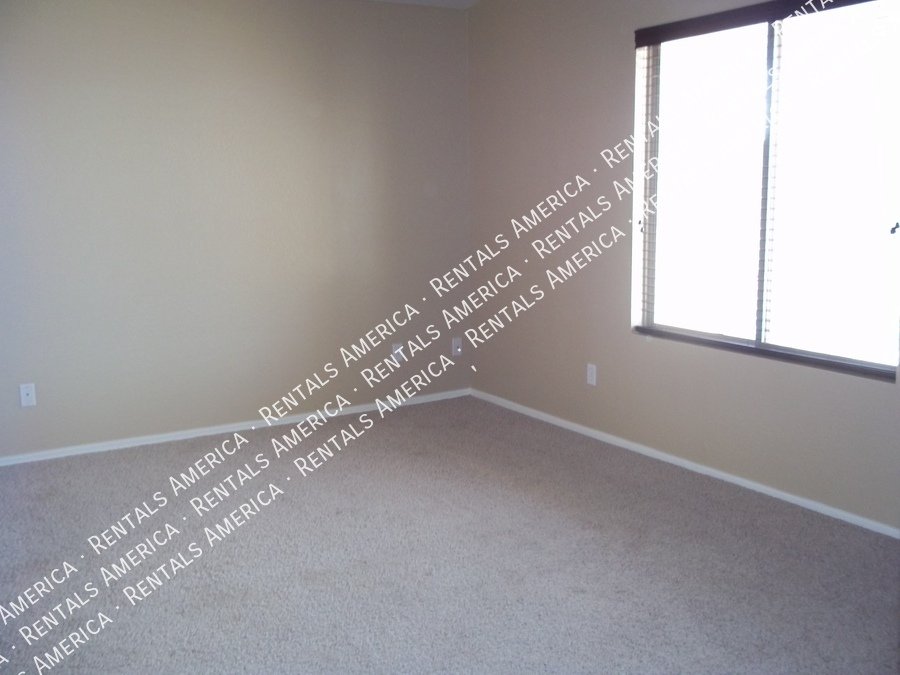 MOVE IN READY HOME IN LAVEEN MEADOWS! property image