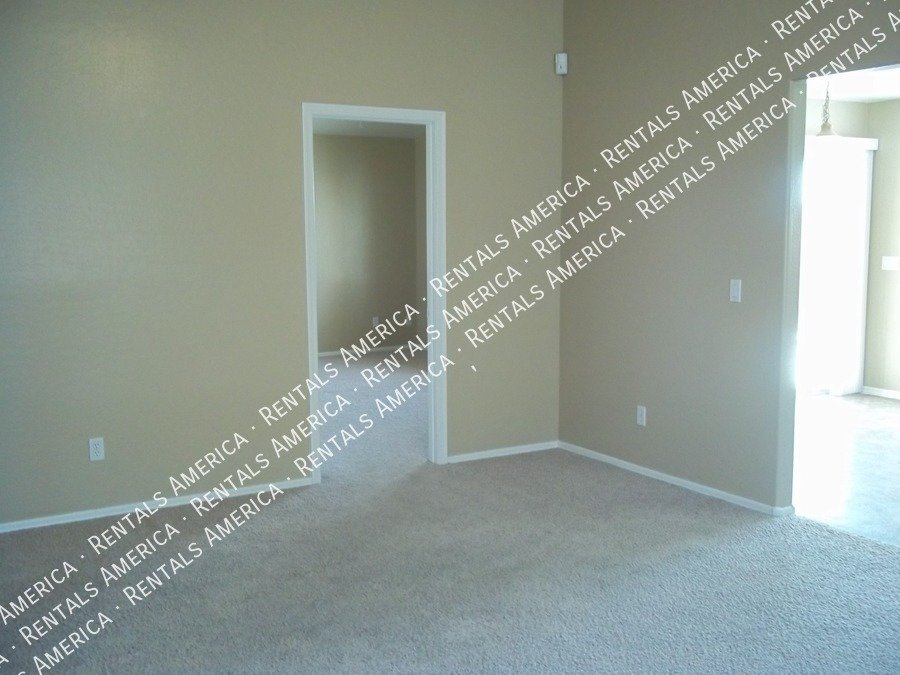 MOVE IN READY HOME IN LAVEEN MEADOWS! property image