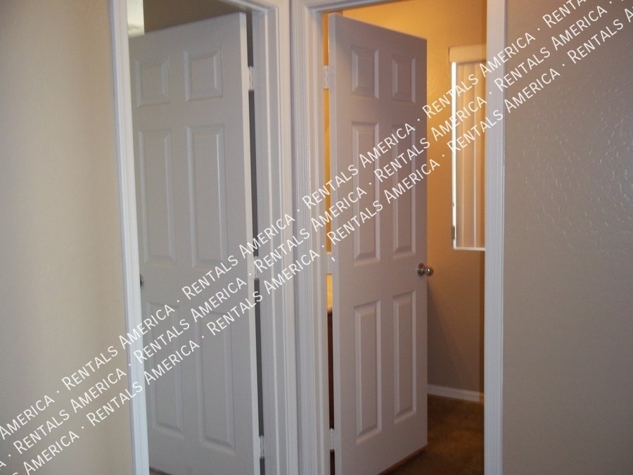 MOVE IN READY HOME IN LAVEEN MEADOWS! property image
