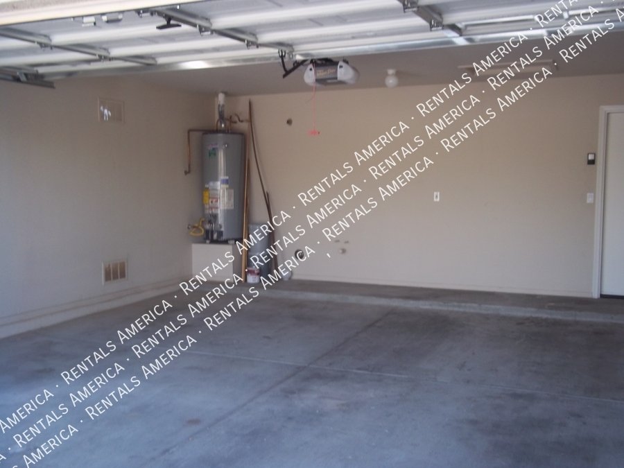 MOVE IN READY HOME IN LAVEEN MEADOWS! property image
