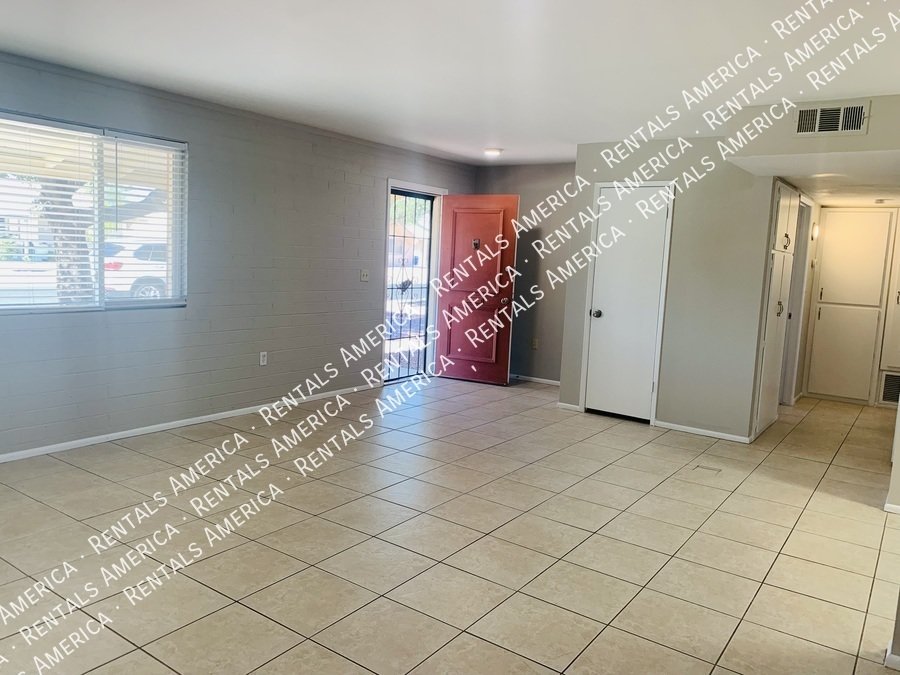 Sun City 55+ Community  2 bed 1 Bath- Open floor plan -Remodeled property image