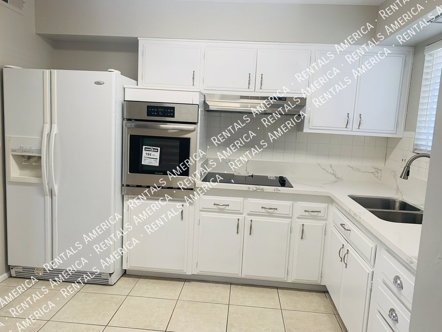 Sun City 55+ Community  2 bed 1 Bath- Open floor plan -Remodeled property image