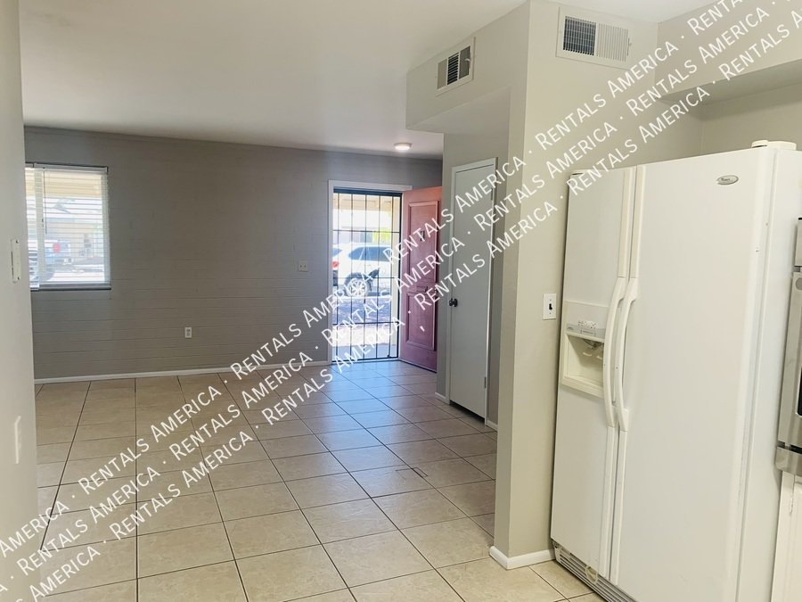 Sun City 55+ Community  2 bed 1 Bath- Open floor plan -Remodeled property image