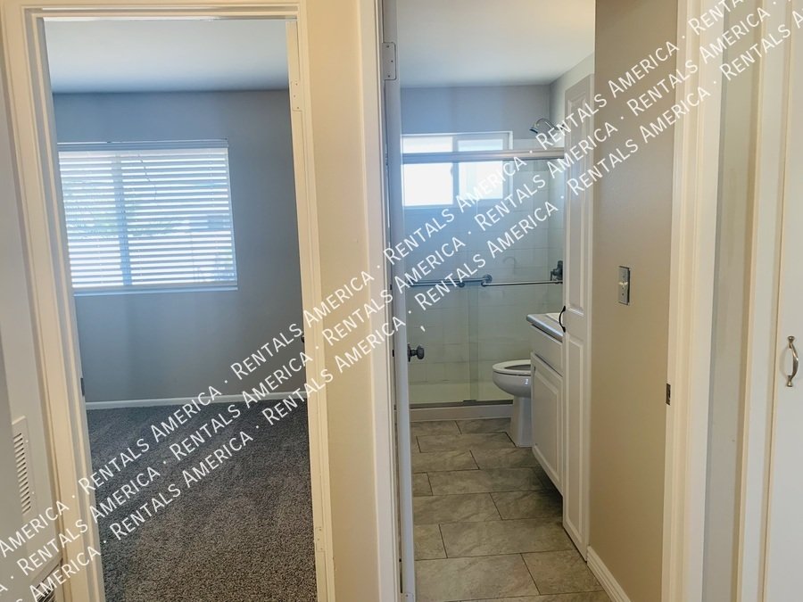 Sun City 55+ Community  2 bed 1 Bath- Open floor plan -Remodeled property image