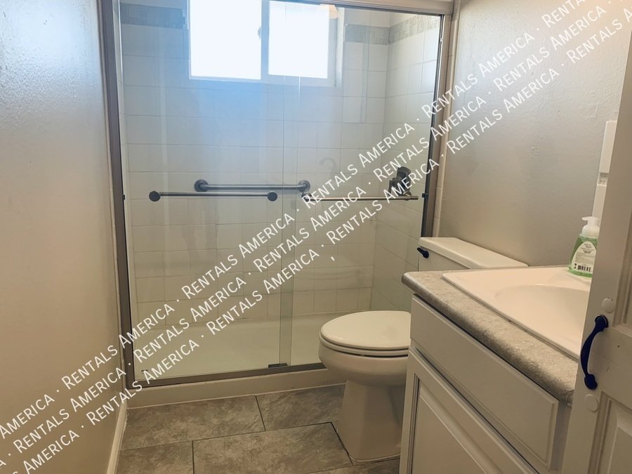 Sun City 55+ Community  2 bed 1 Bath- Open floor plan -Remodeled property image