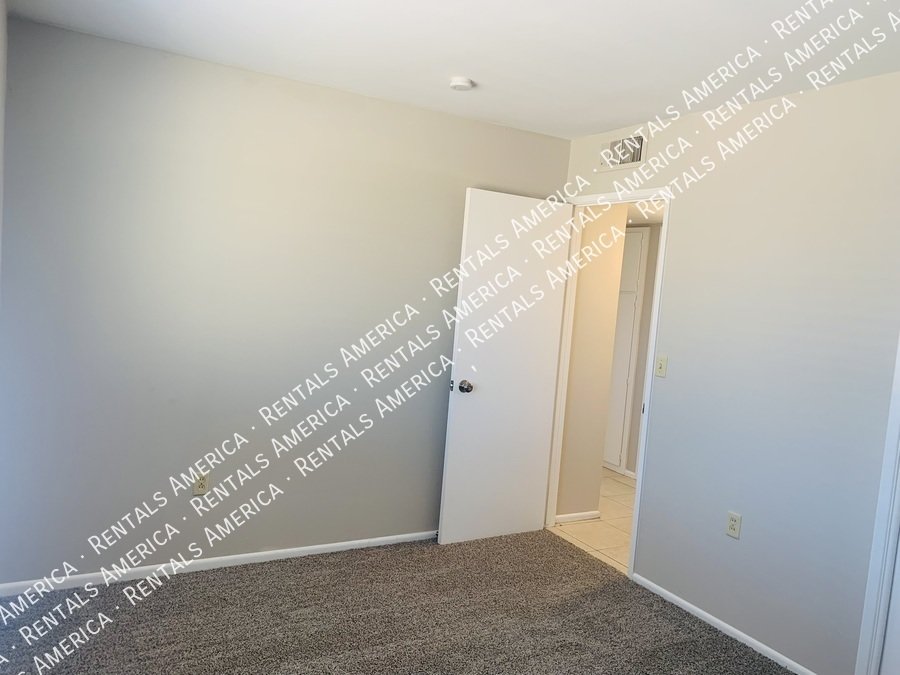 Sun City 55+ Community  2 bed 1 Bath- Open floor plan -Remodeled property image