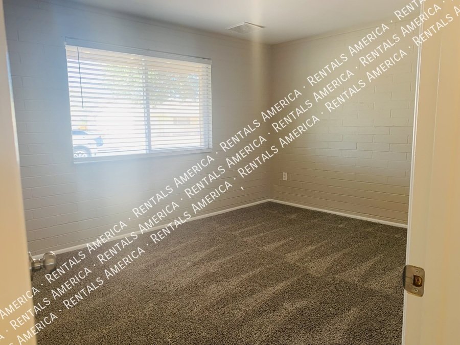 Sun City 55+ Community  2 bed 1 Bath- Open floor plan -Remodeled property image