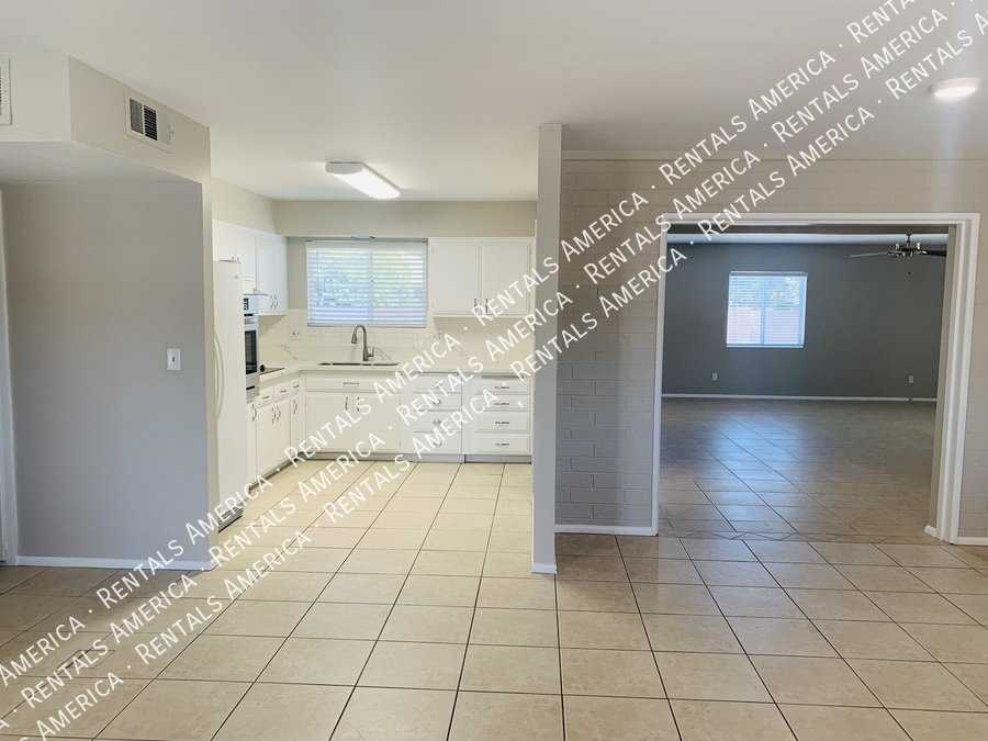 Sun City 55+ Community  2 bed 1 Bath- Open floor plan -Remodeled property image