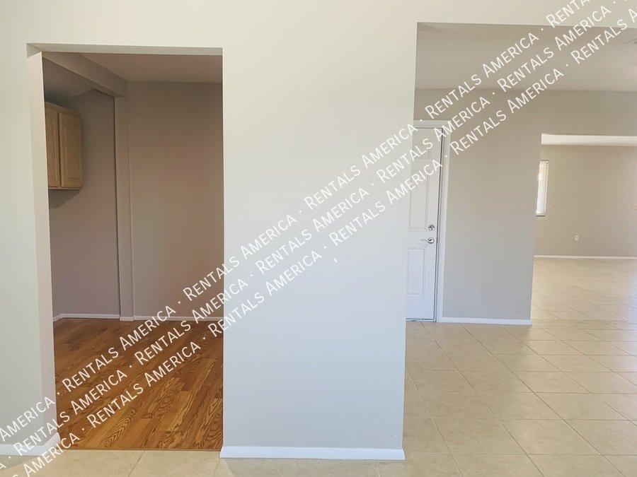 Sun City 55+ Community  2 bed 1 Bath- Open floor plan -Remodeled property image