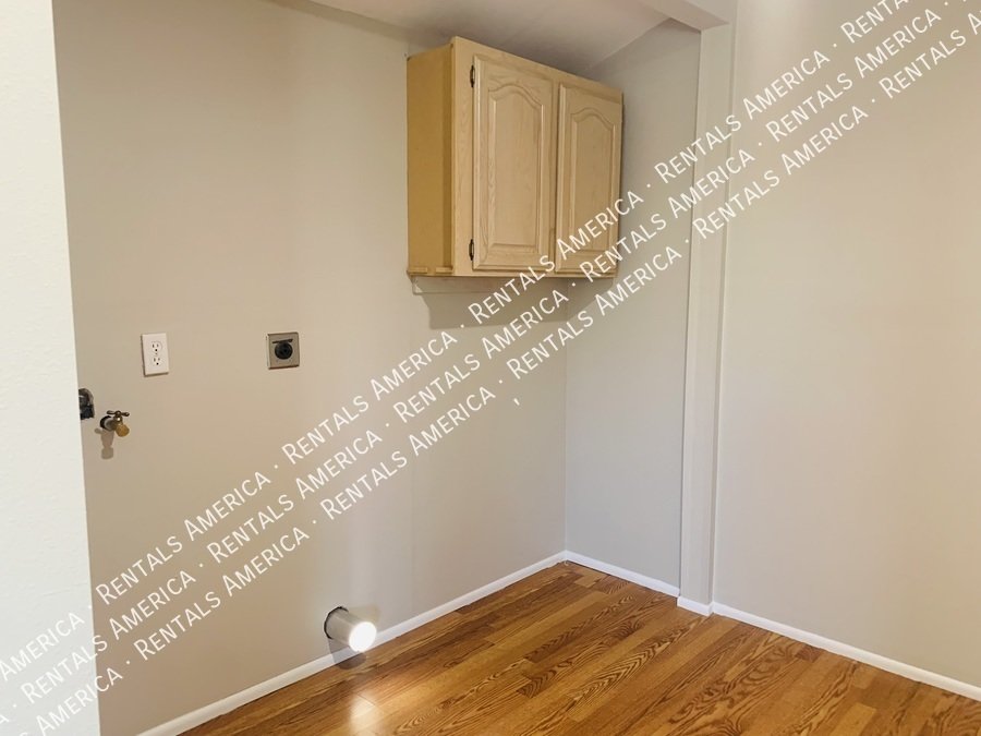 Sun City 55+ Community  2 bed 1 Bath- Open floor plan -Remodeled property image