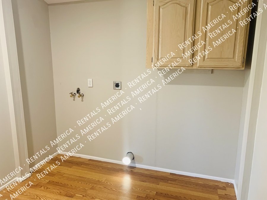 Sun City 55+ Community  2 bed 1 Bath- Open floor plan -Remodeled property image