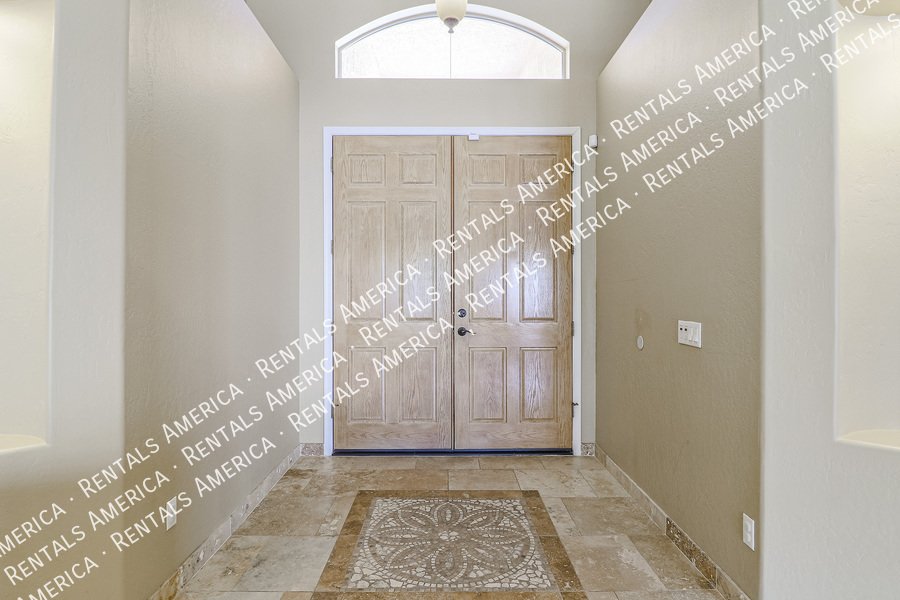 Fabulous 4 Bedroom Home With Beautiful Pool & Spacious 3 Car Garage!!! property image