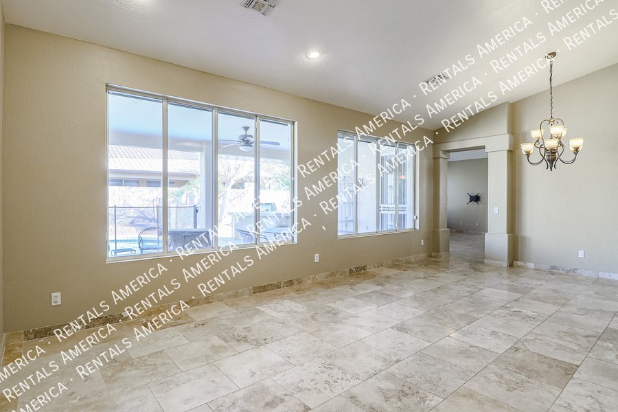 Fabulous 4 Bedroom Home With Beautiful Pool & Spacious 3 Car Garage!!! property image
