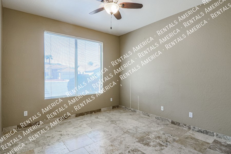 Fabulous 4 Bedroom Home With Beautiful Pool & Spacious 3 Car Garage!!! property image