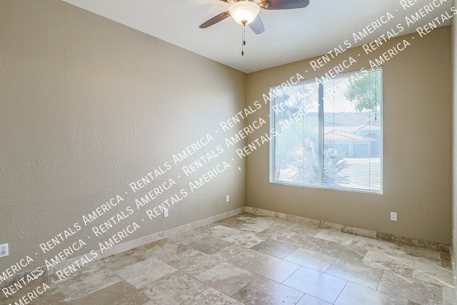 Fabulous 4 Bedroom Home With Beautiful Pool & Spacious 3 Car Garage!!! property image