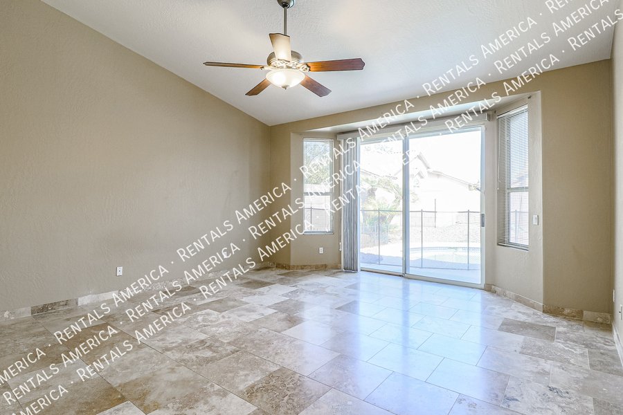 Fabulous 4 Bedroom Home With Beautiful Pool & Spacious 3 Car Garage!!! property image