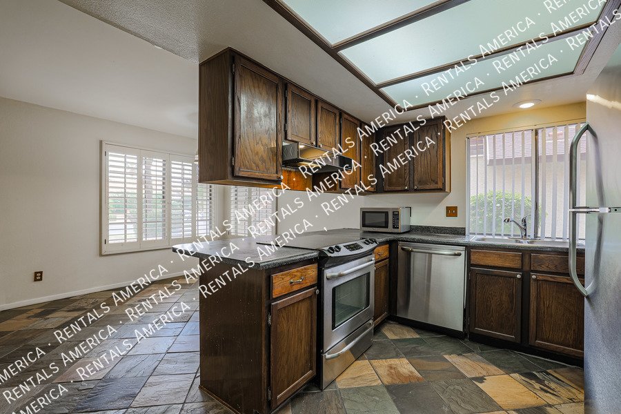 Beautiful 2 bed/ 2 bath w/ a Pool & tons of great Amenities!! property image