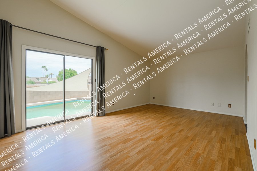 Beautiful 2 bed/ 2 bath w/ a Pool & tons of great Amenities!! property image