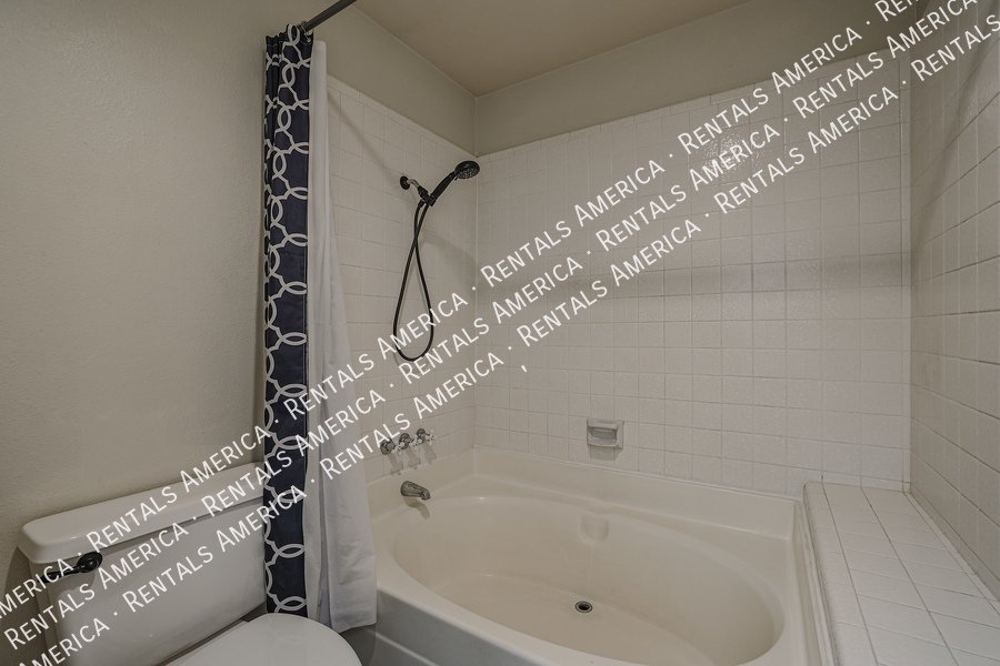 Beautiful 2 bed/ 2 bath w/ a Pool & tons of great Amenities!! property image