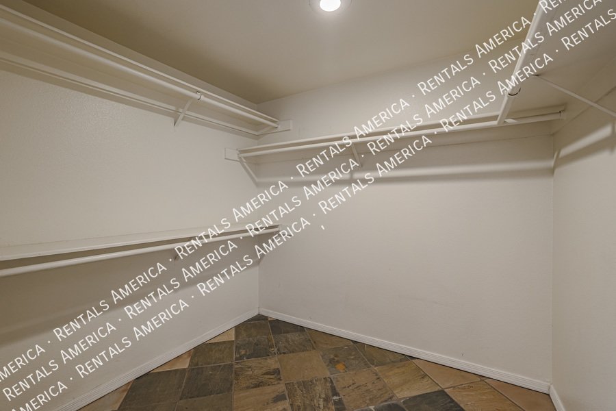 Beautiful 2 bed/ 2 bath w/ a Pool & tons of great Amenities!! property image