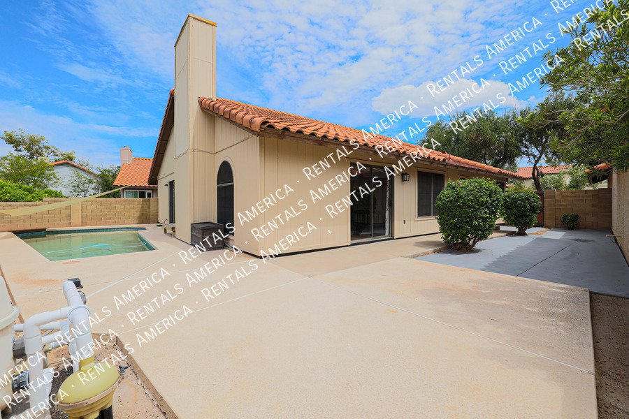 Beautiful 2 bed/ 2 bath w/ a Pool & tons of great Amenities!! property image