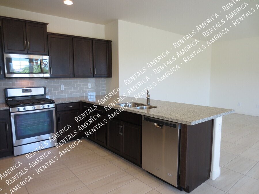 Beautiful 3 Bedrm 2.5 Bath w 3 Car Garage in N/E Buckeye! property image