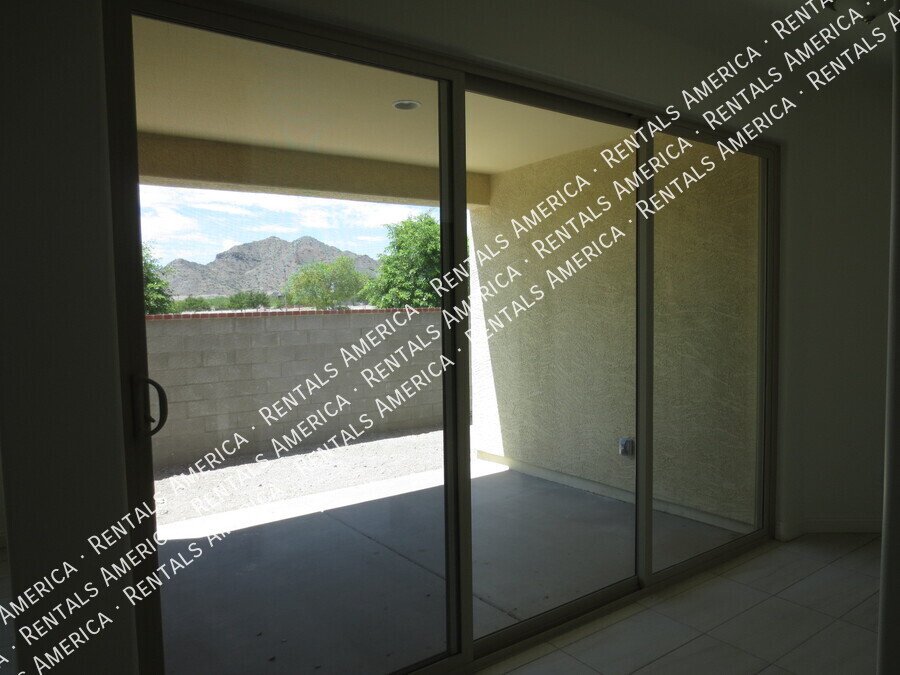 Beautiful 3 Bedrm 2.5 Bath w 3 Car Garage in N/E Buckeye! property image