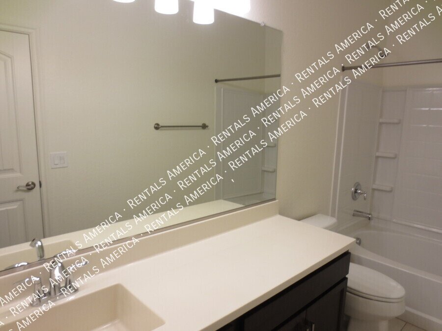 Beautiful 3 Bedrm 2.5 Bath w 3 Car Garage in N/E Buckeye! property image