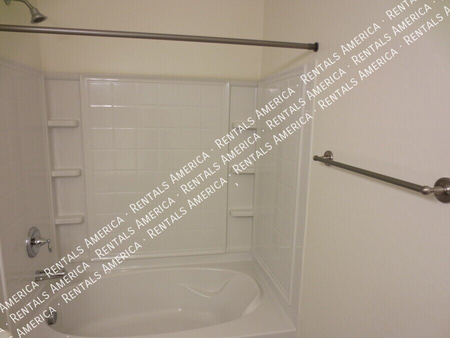 Beautiful 3 Bedrm 2.5 Bath w 3 Car Garage in N/E Buckeye! property image