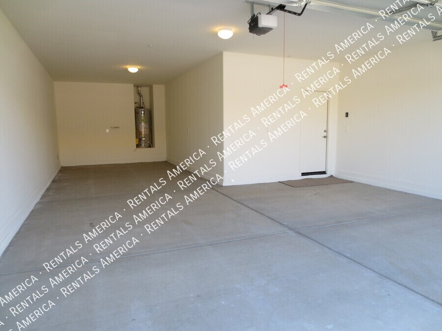 Beautiful 3 Bedrm 2.5 Bath w 3 Car Garage in N/E Buckeye! property image