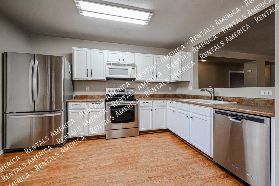 3 bedroom 2 bath in  N Phx property image