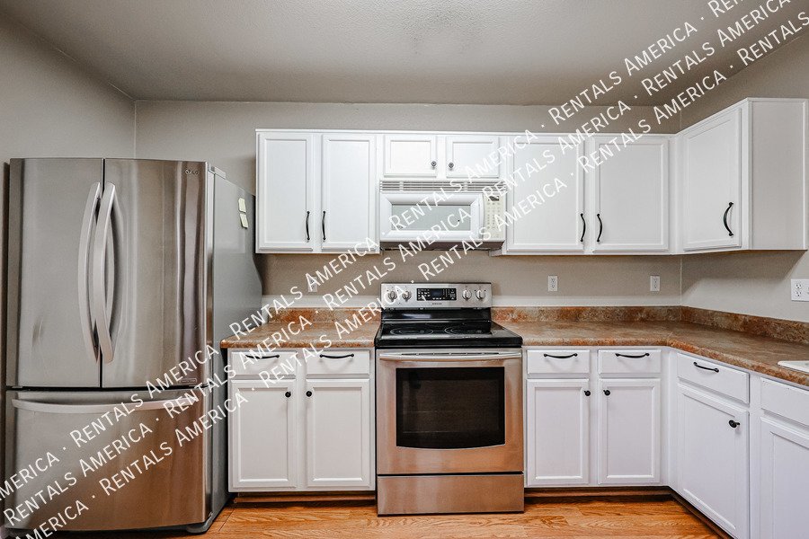 3 bedroom 2 bath in  N Phx property image