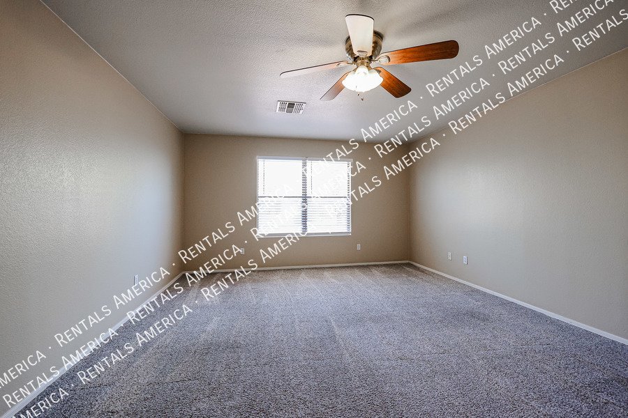 3 bedroom 2 bath in  N Phx property image
