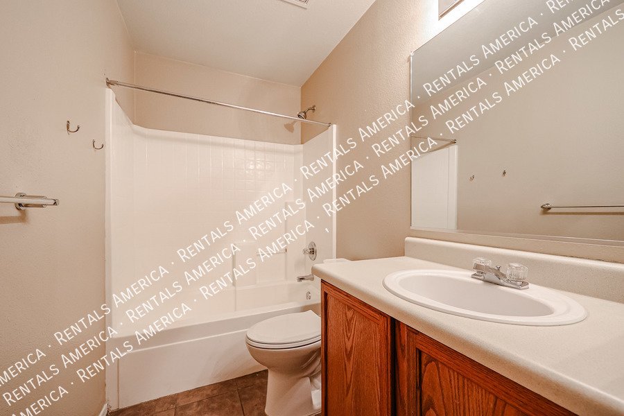 3 bedroom 2 bath in  N Phx property image