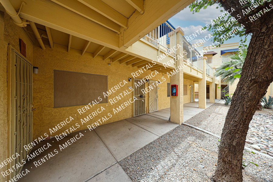 12221 W Bell Rd property image