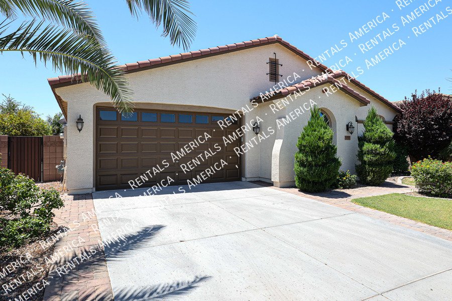 Stunning 5 Bed, 3 Bath Single-Level in Fulton Ranch property image