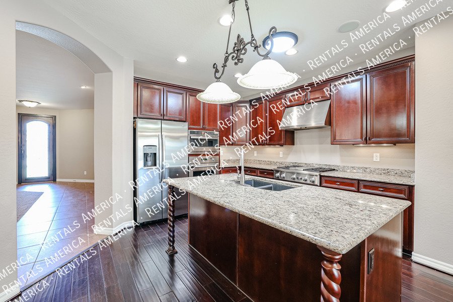 Stunning 5 Bed, 3 Bath Single-Level in Fulton Ranch property image
