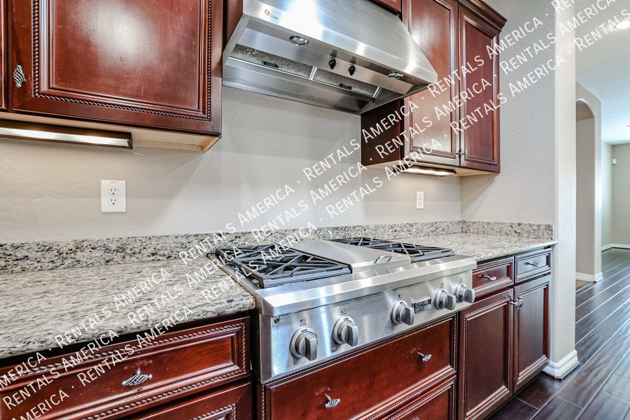 Stunning 5 Bed, 3 Bath Single-Level in Fulton Ranch property image