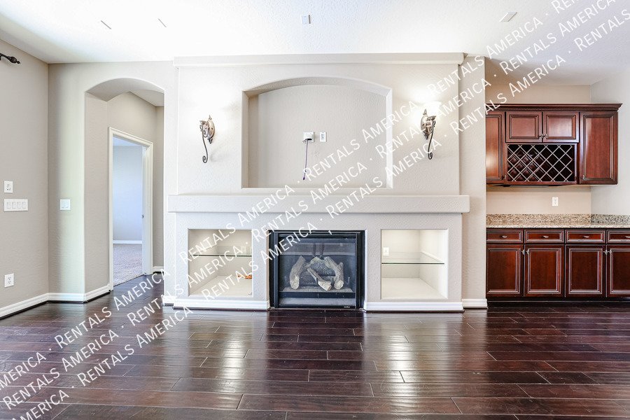 Stunning 5 Bed, 3 Bath Single-Level in Fulton Ranch property image