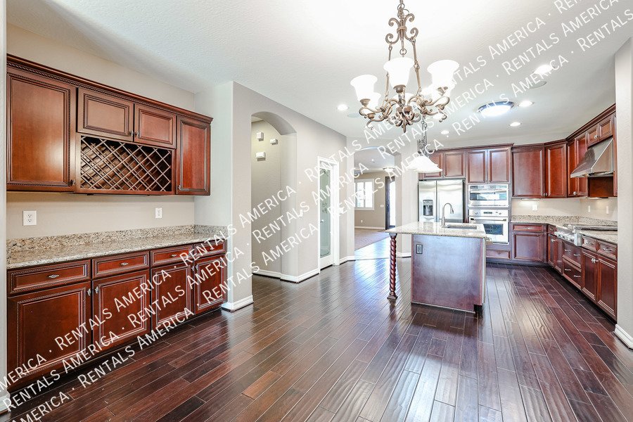 Stunning 5 Bed, 3 Bath Single-Level in Fulton Ranch property image