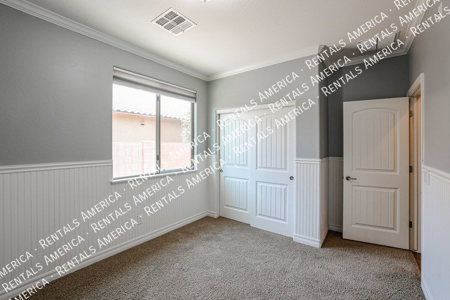 Stunning 5 Bed, 3 Bath Single-Level in Fulton Ranch property image