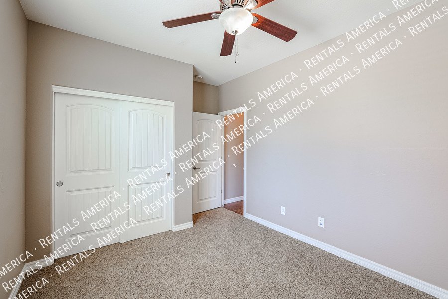 Stunning 5 Bed, 3 Bath Single-Level in Fulton Ranch property image