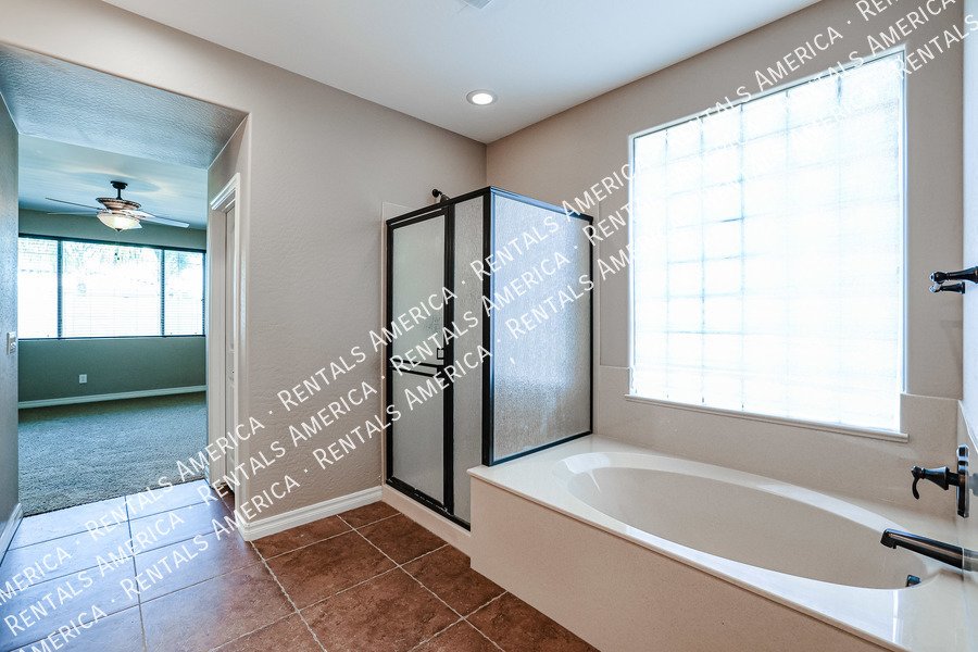 Stunning 5 Bed, 3 Bath Single-Level in Fulton Ranch property image
