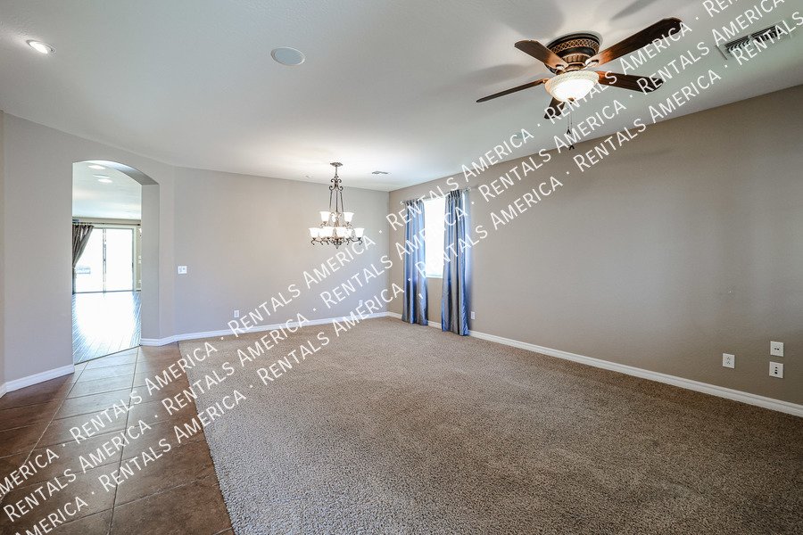 Stunning 5 Bed, 3 Bath Single-Level in Fulton Ranch property image