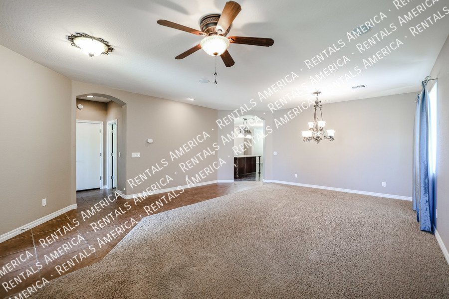 Stunning 5 Bed, 3 Bath Single-Level in Fulton Ranch property image