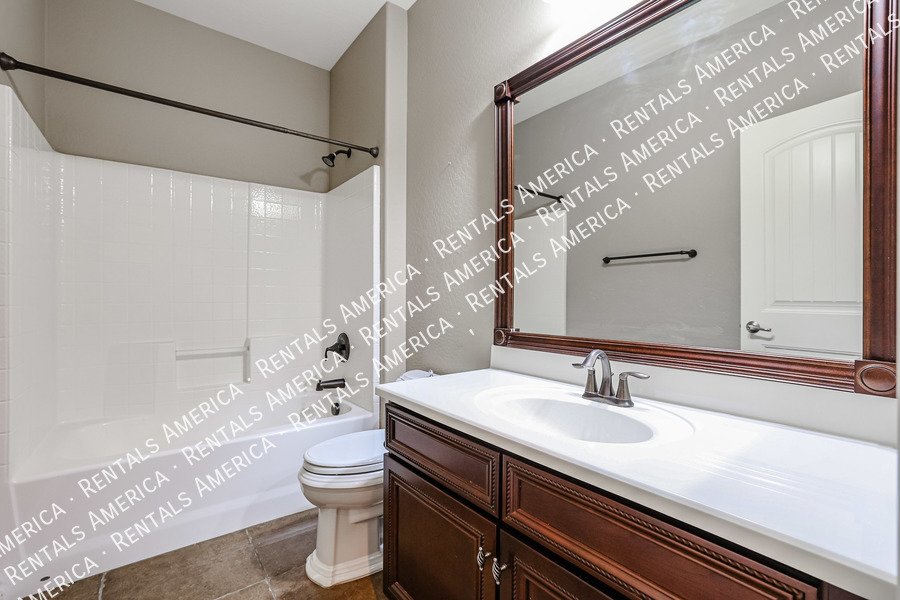 Stunning 5 Bed, 3 Bath Single-Level in Fulton Ranch property image