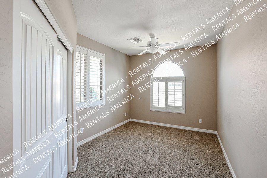 Stunning 5 Bed, 3 Bath Single-Level in Fulton Ranch property image