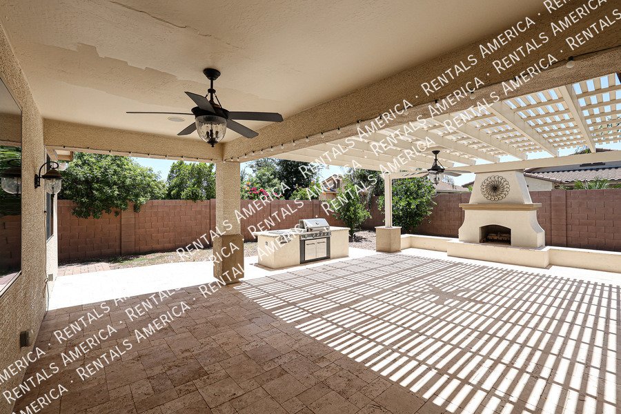 Stunning 5 Bed, 3 Bath Single-Level in Fulton Ranch property image